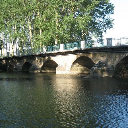 Bed and Breakfast Le Petitepinay Moitron-sur-Sarthe Exterior foto
