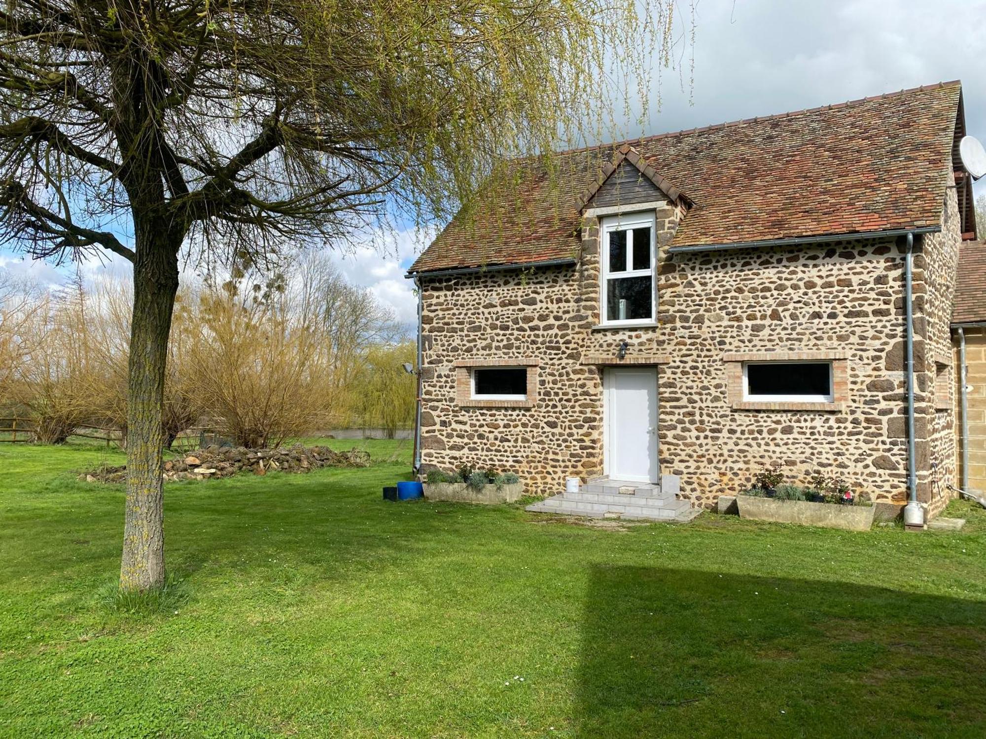 Bed and Breakfast Le Petitepinay Moitron-sur-Sarthe Exterior foto