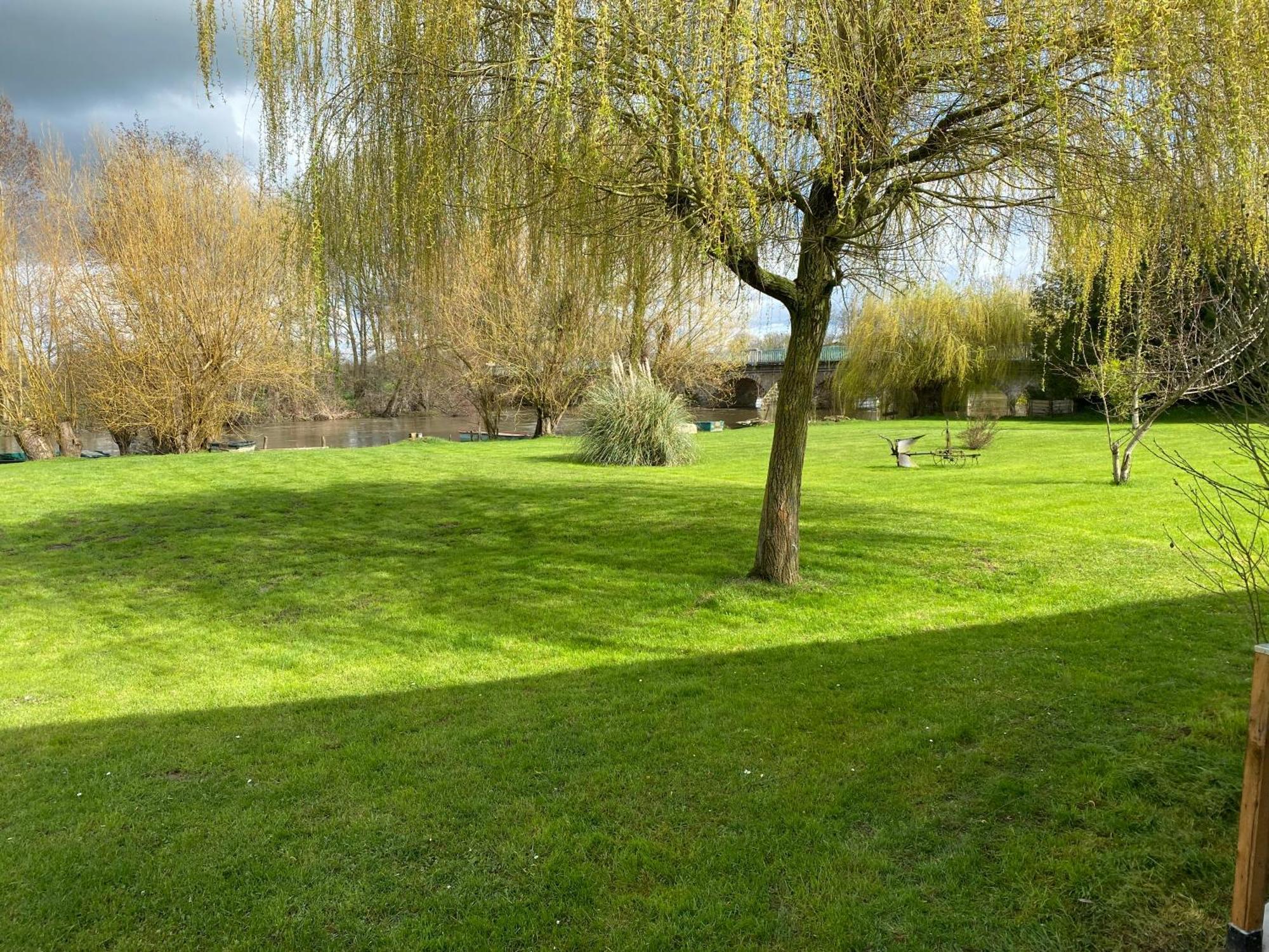 Bed and Breakfast Le Petitepinay Moitron-sur-Sarthe Exterior foto